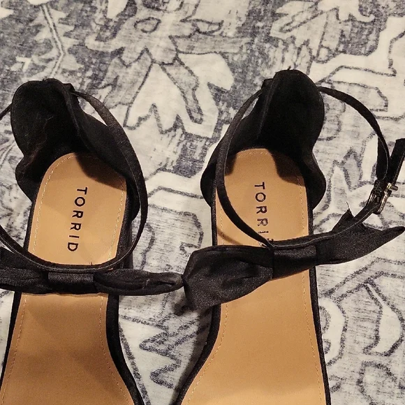 Elegant Torrid Black Heels - Picture 2 of 7